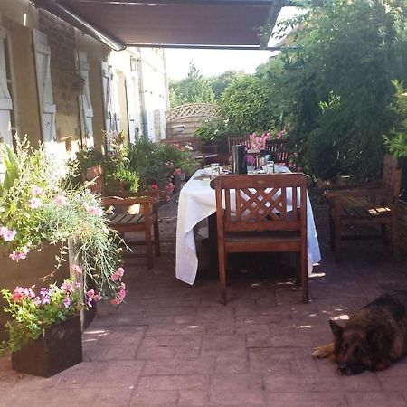 Bed and Breakfast La Ferme De Saint Julien Шарлевіль-Мезьєр Екстер'єр фото